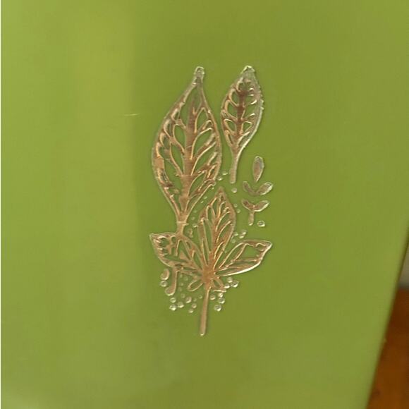 Vintage 70s Avocado Green Small Wastebasket Gold Leaves Mid Century Modern 11" - Picture 9 of 10